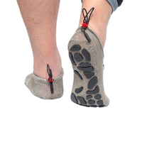 Chaussures en cotte de mailles avec pattes