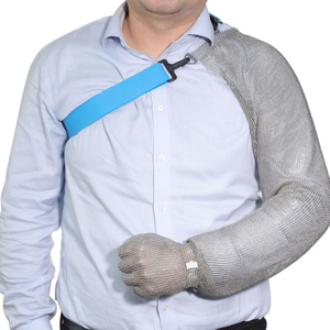 Guanto con lunghezza fino alle spalle in cotta di maglia con cinturino con gancio in metallo