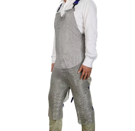 Fartuch kolczasty z dzielonymi nogawkami: funkcjonalna konstrukcja zapewniająca większą mobilność i ochronę